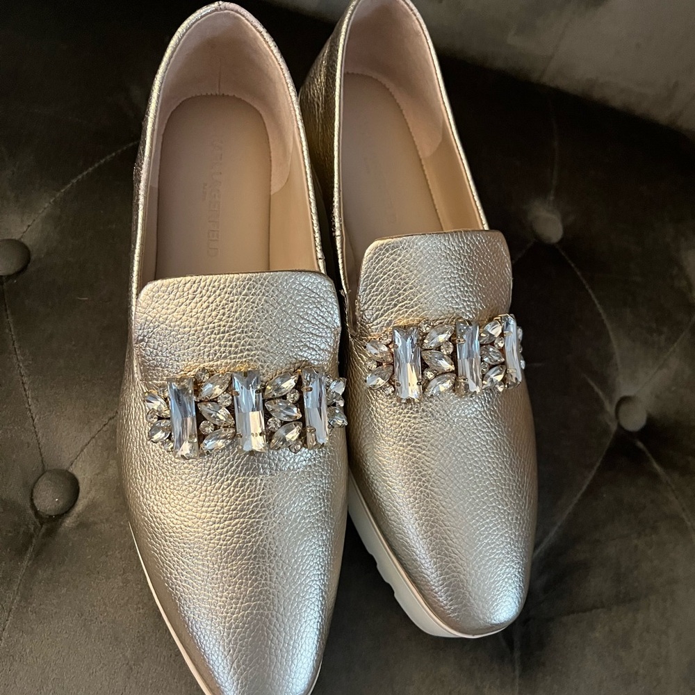 Elegant Gold Loafers with Crystal Embellishments